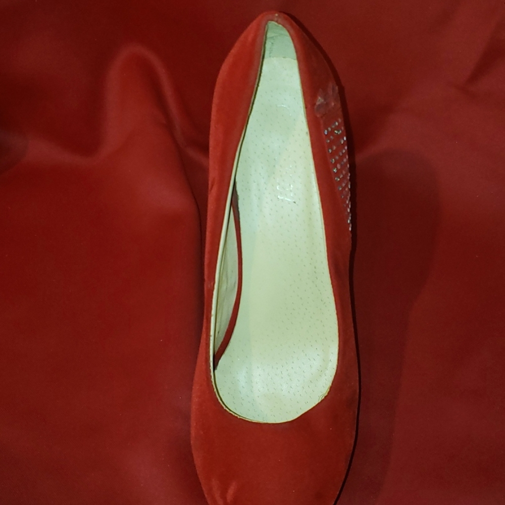 Heals - Picture 2 of 4